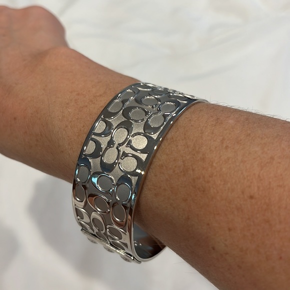 Set of silver Coach signature bangle bracelets - Picture 3 of 8